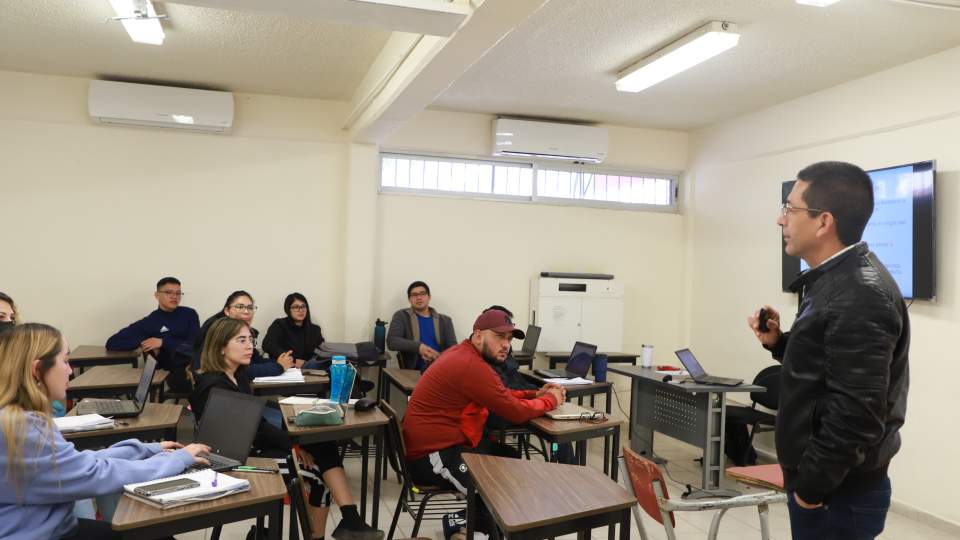 Presenta Creson convocatoria de ingreso a maestrías en educación